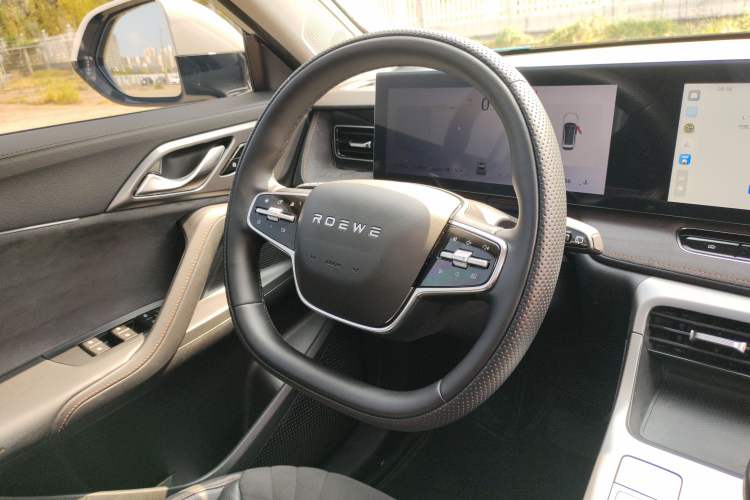 Used Roewe D5X DMH 2024 135 Tech Edition Interior 8