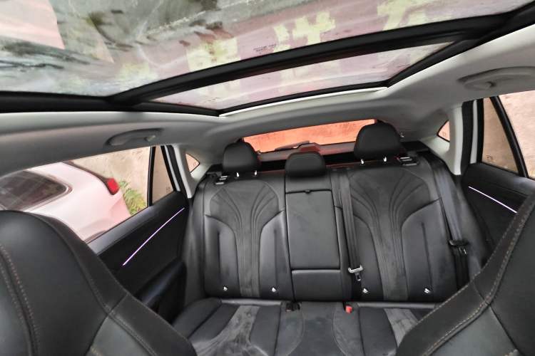 Used Roewe D5X DMH 2024 135 Tech Edition Interior 9