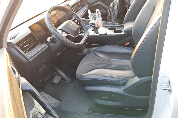 Used Roewe D5X DMH 2024 135 Tech Edition Left Front Seat