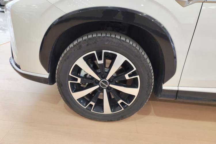 Used Roewe D5X DMH 2024 135 Tech Edition Left Front Wheel Hub