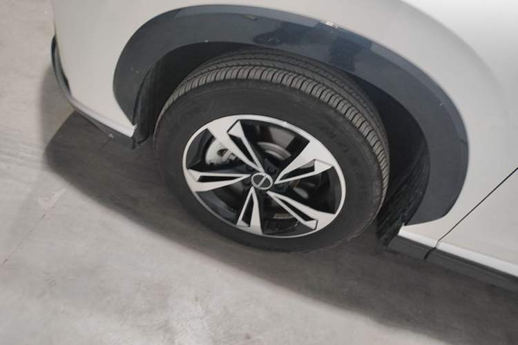 Used Roewe D5X DMH 2024 135 Luxury Edition Left Front Wheel Hub