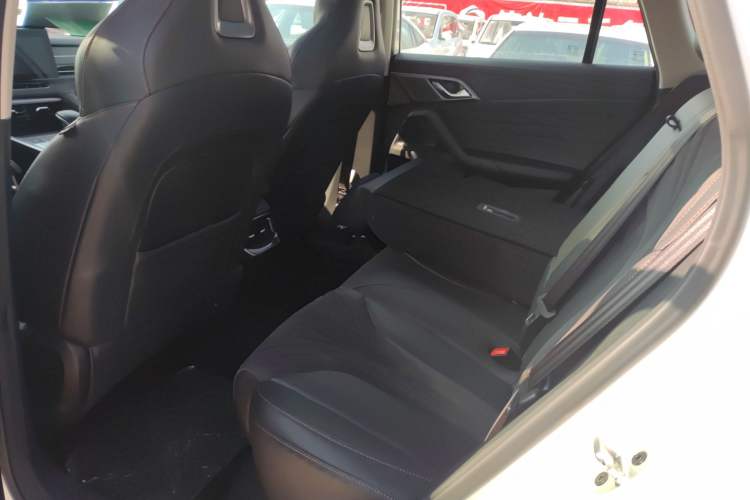 Used Roewe D5X DMH 2024 135 Tech Edition Left Rear Seat