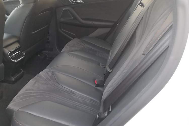 Used Roewe D5X DMH 2024 135 Tech Edition Left Rear Seat