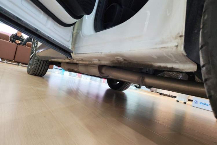 Used Roewe D5X DMH 2024 135 Tech Edition Left Side Sill