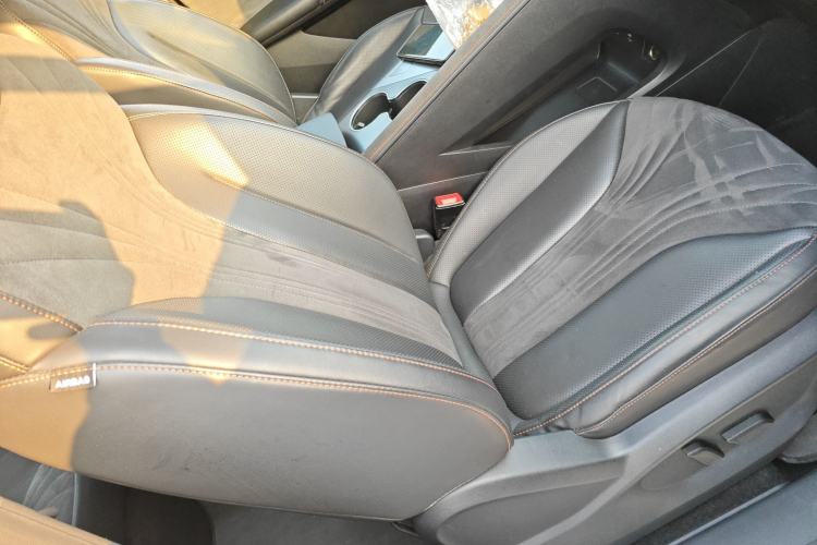 Used Roewe D5X DMH 2024 135 Tech Edition Right Front Seat