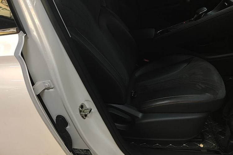 Used Roewe D5X DMH 2024 135 Flagship Edition Right Front Seat