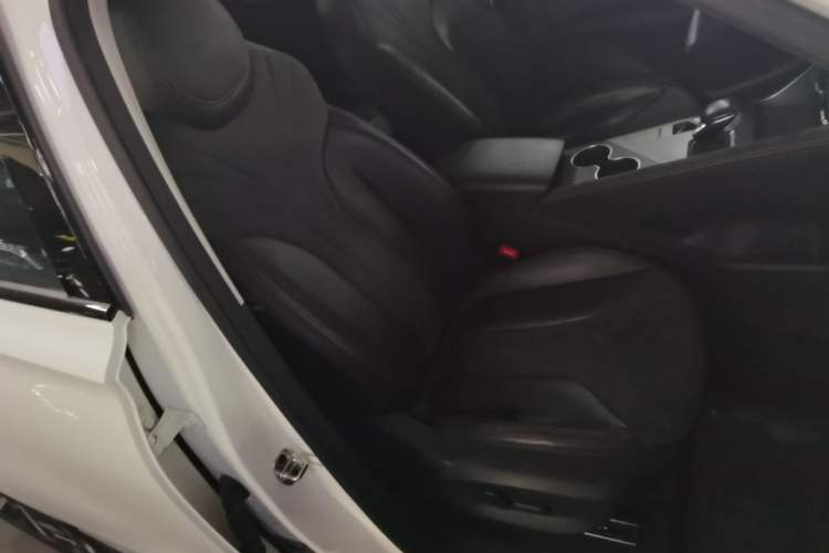 Used Roewe D5X DMH 2024 135 Tech Edition Right Front Seat