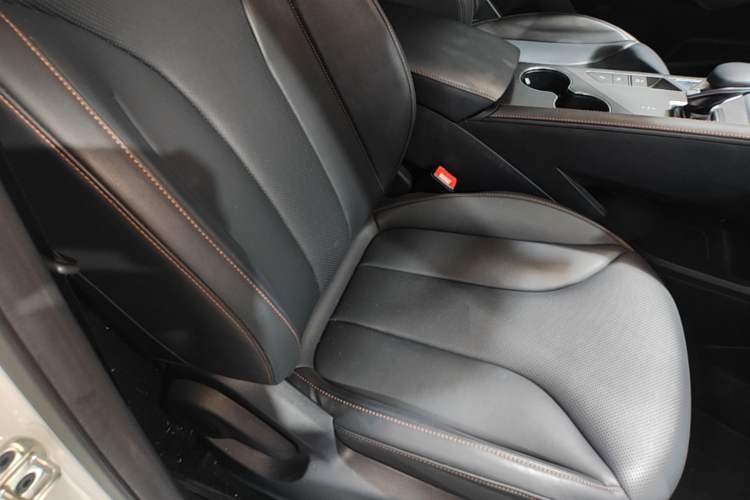 Used Roewe D5X DMH 2024 135 Luxury Edition Right Front Seat