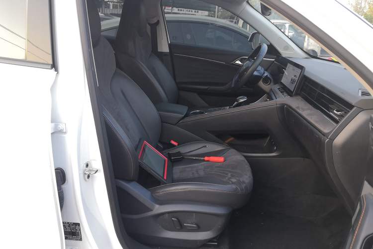 Used Roewe D5X DMH 2024 135 Tech Edition Right Front Seat