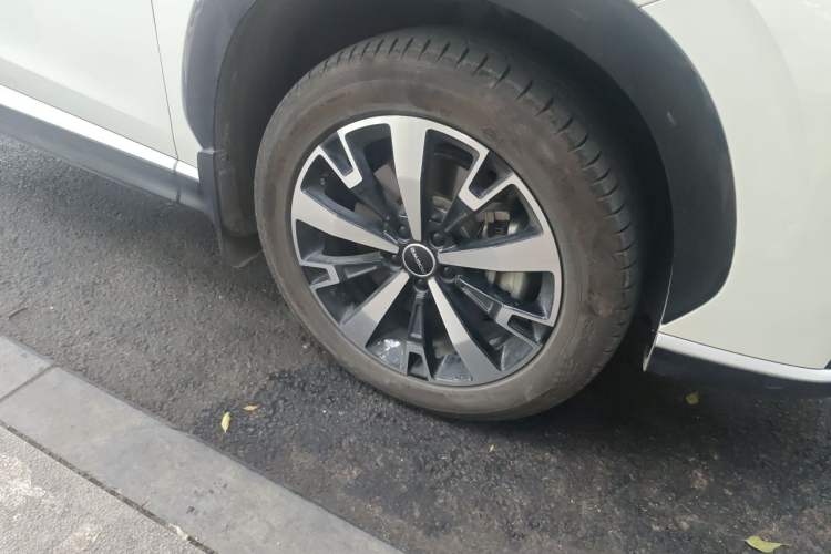 Used Roewe D5X DMH 2024 135 Tech Edition Right Front Wheel Hub