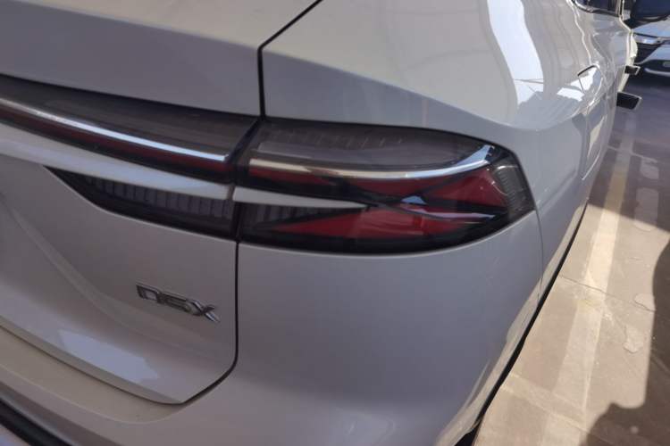 Used Roewe D5X DMH 2024 135 Tech Edition Right Rear Taillight