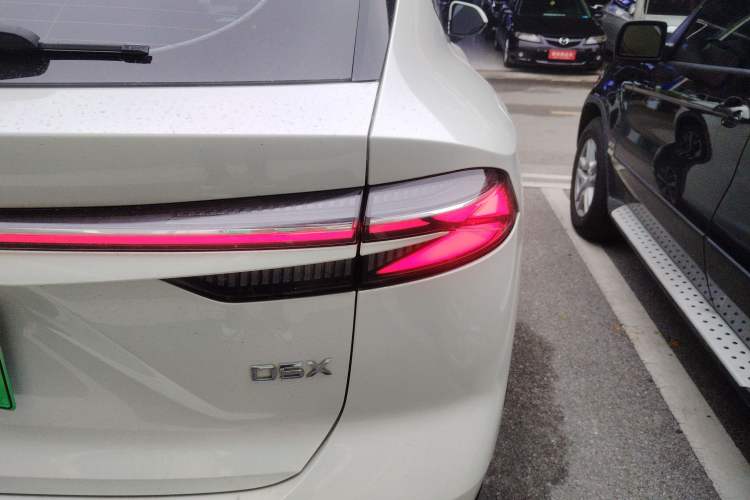 Used Roewe D5X DMH 2024 135 Tech Edition Right Rear Taillight