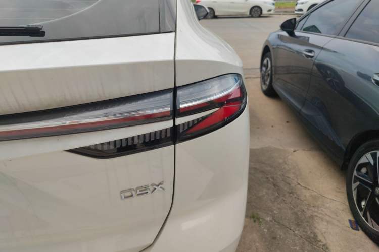 Used Roewe D5X DMH 2024 135 Tech Edition Right Rear Taillight