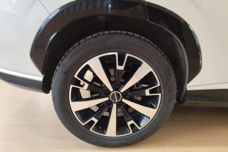 Used Roewe D5X DMH 2024 135 Tech Edition Right Rear Wheel Hub