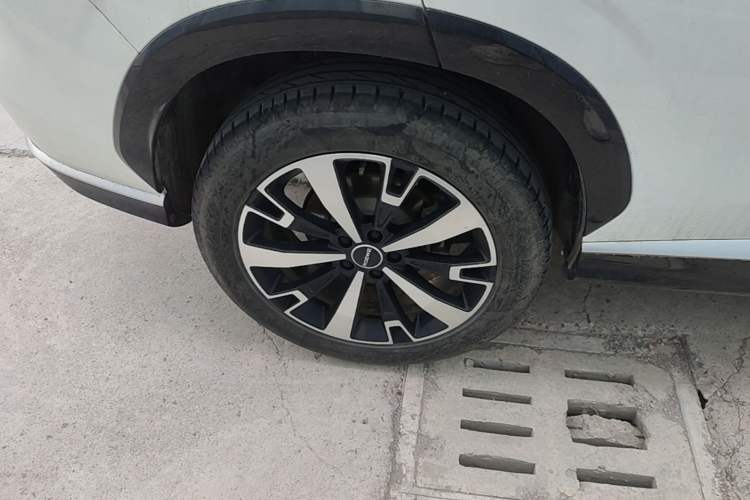 Used Roewe D5X DMH 2024 135 Flagship Edition Right Rear Wheel Hub