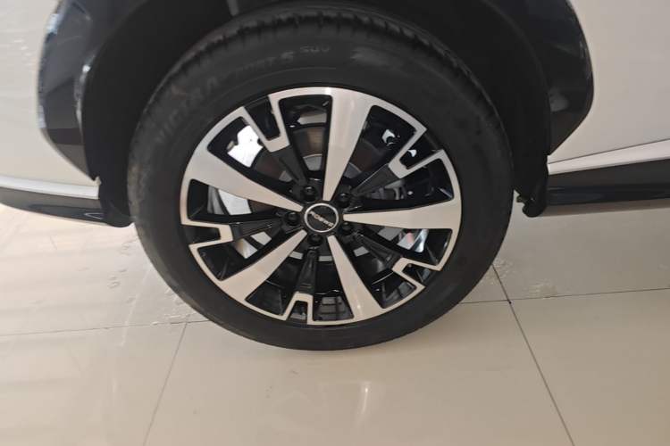 Used Roewe D5X DMH 2024 135 Flagship Edition Right Rear Wheel Hub