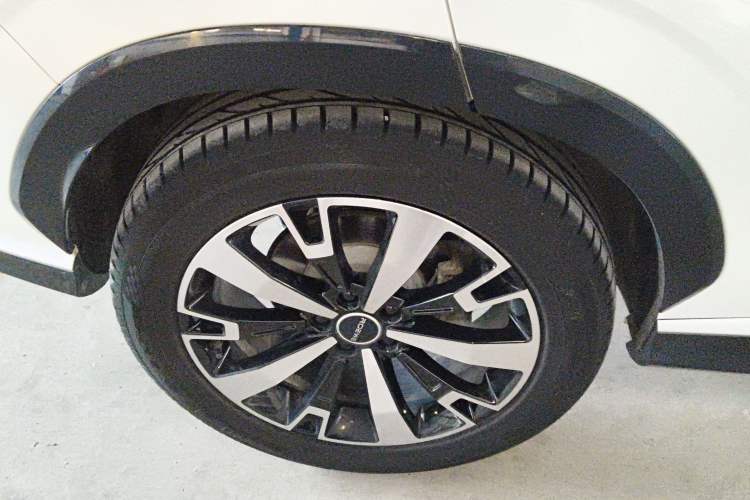 Used Roewe D5X DMH 2024 135 Tech Edition Right Rear Wheel Hub