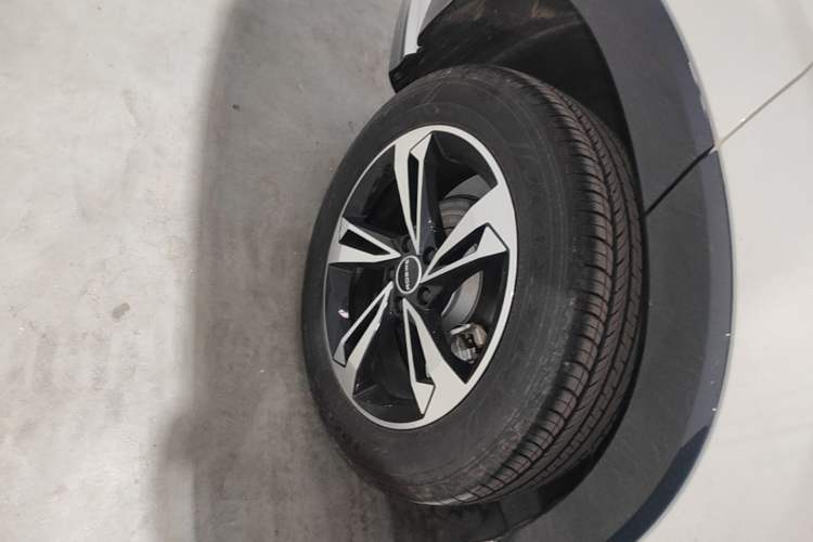 Used Roewe D5X DMH 2024 135 Luxury Edition Right Rear Wheel Hub