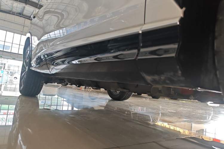 Used Roewe D5X DMH 2024 135 Flagship Edition Right Side Sill
