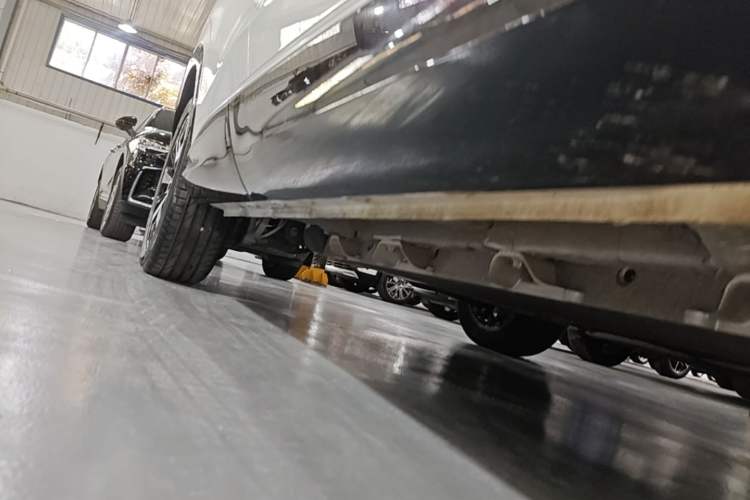 Used Roewe D5X DMH 2024 135 Tech Edition Right Side Sill