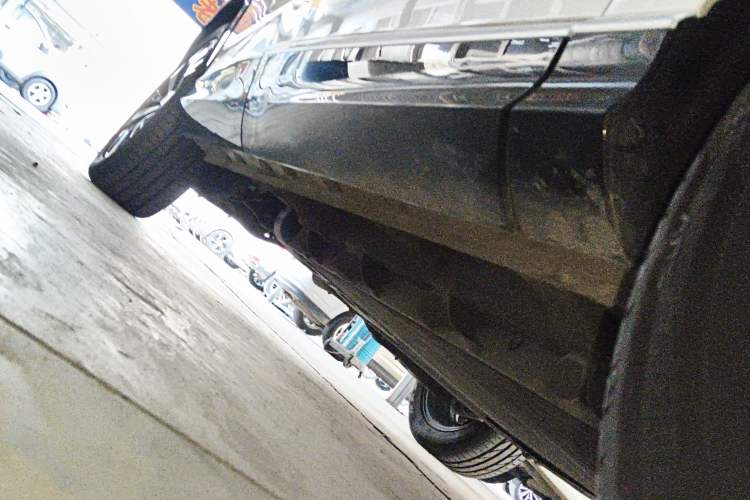 Used Roewe D5X DMH 2024 135 Tech Edition Right Side Sill