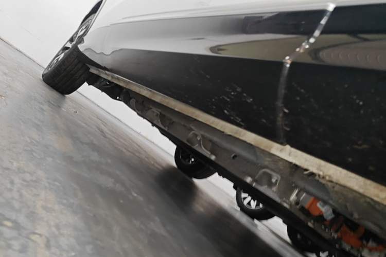 Used Roewe D5X DMH 2024 135 Tech Edition Right Side Sill