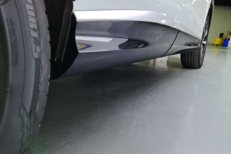 Used Roewe D5X DMH 2024 135 Tech Edition Right Side Sill