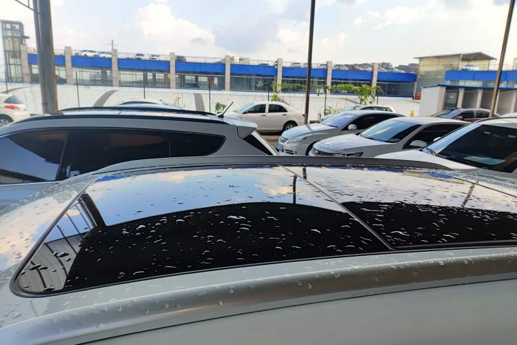 Used Roewe D5X DMH 2024 135 Tech Edition Roof