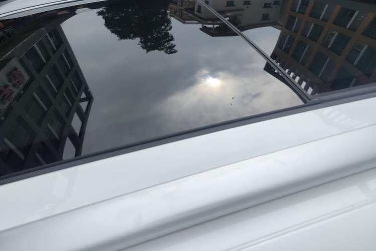 Used Roewe D5X DMH 2024 135 Tech Edition Roof