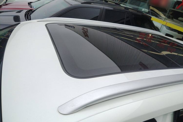 Used Roewe D5X DMH 2024 135 Tech Edition Roof