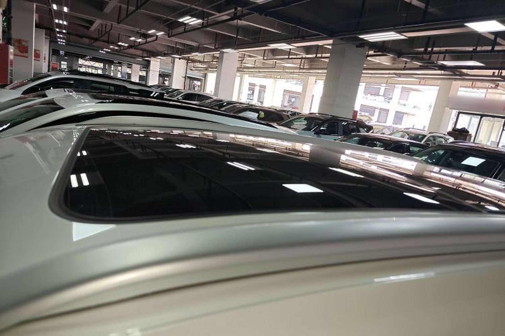 Used Roewe D5X DMH 2024 135 Tech Edition Roof
