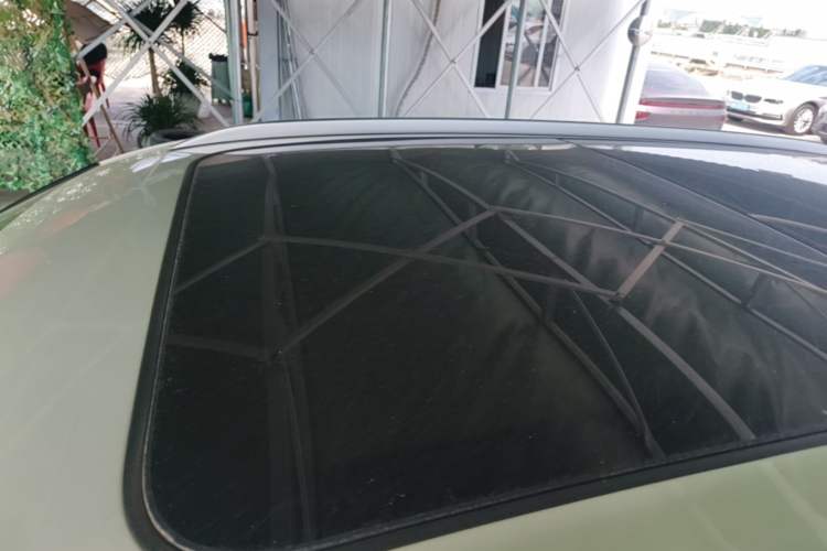 Used Roewe D5X DMH 2024 135 Tech Edition Roof