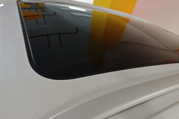 Used Roewe D5X DMH 2024 135 Tech Edition Roof