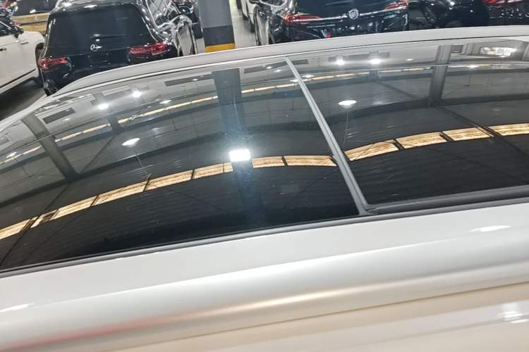 Used Roewe D5X DMH 2024 135 Tech Edition Roof