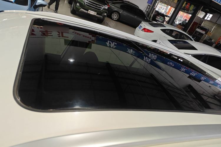 Used Roewe D5X DMH 2024 135 Tech Edition Roof