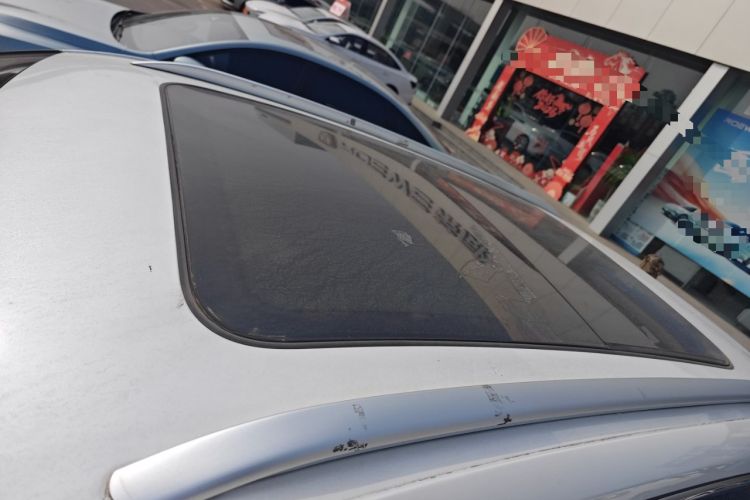 Used Roewe D5X DMH 2024 135 Tech Edition Roof