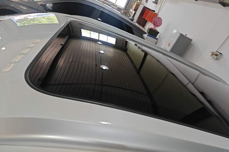 Used Roewe D5X DMH 2024 135 Tech Edition Roof