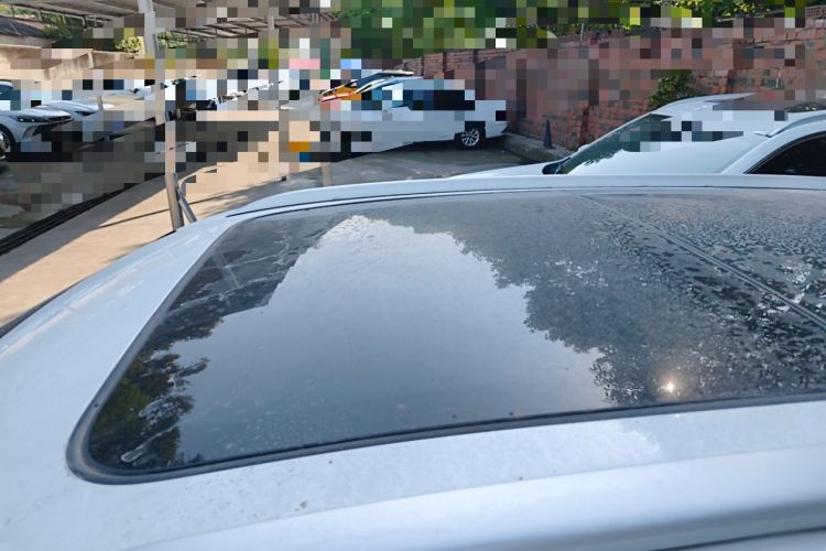 Used Roewe D5X DMH 2024 135 Tech Edition Roof