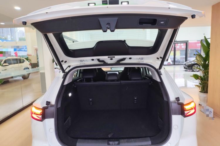Used Roewe D5X DMH 2024 135 Tech Edition Trunk