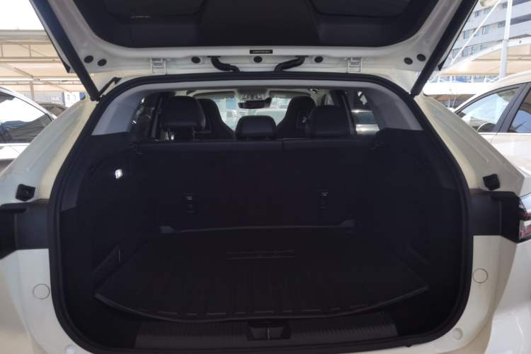 Used Roewe D5X DMH 2024 135 Tech Edition Trunk