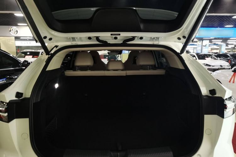Used Roewe D5X DMH 2024 135 Tech Edition Trunk