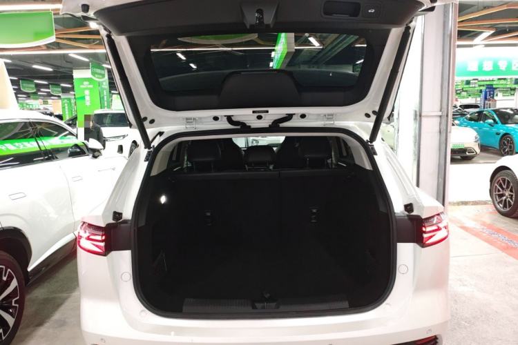 Used Roewe D5X DMH 2024 135 Tech Edition Trunk