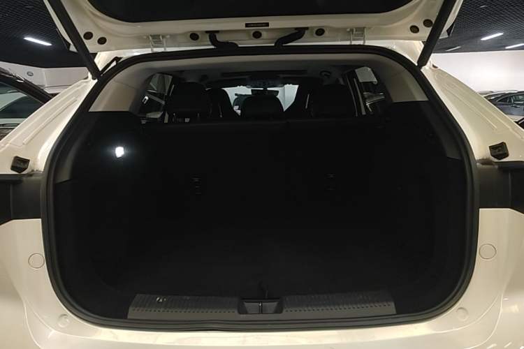 Used Roewe D5X DMH 2024 135 Flagship Edition Trunk