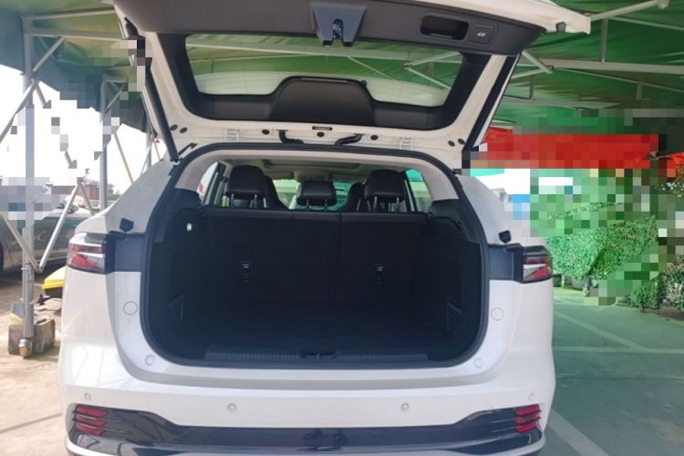 Used Roewe D5X DMH 2024 135 Tech Edition Trunk