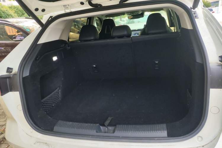 Used Roewe D5X DMH 2024 135 Tech Edition Trunk