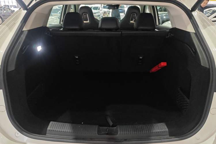 Used Roewe D5X DMH 2024 135 Tech Edition Trunk