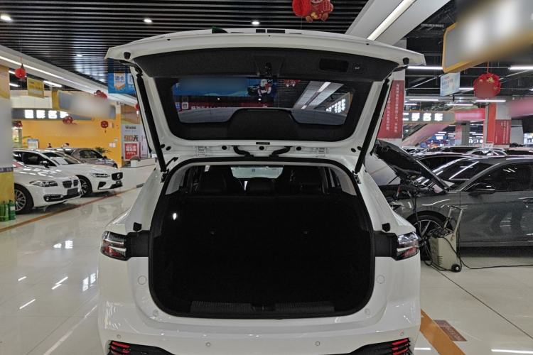 Used Roewe D5X DMH 2024 135 Tech Edition Trunk