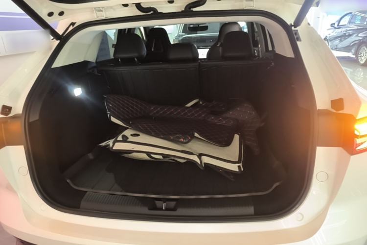 Used Roewe D5X DMH 2024 135 Flagship Edition Trunk