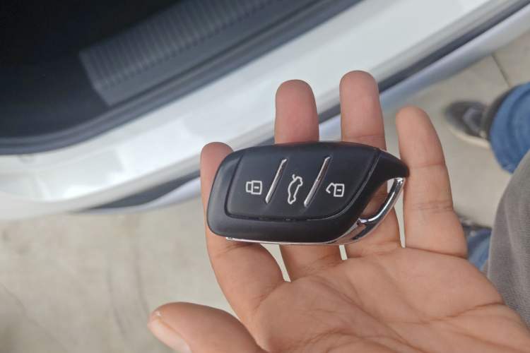 Used Roewe D5X DMH 2024 135 Tech Edition Vehicle Key