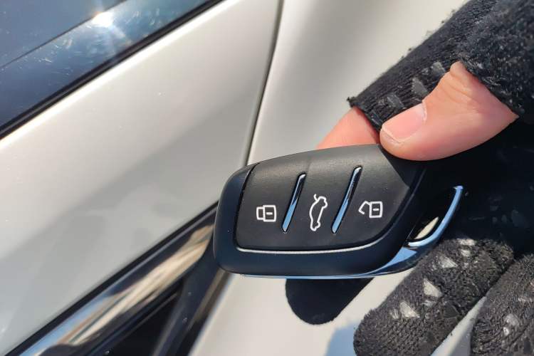 Used Roewe D5X DMH 2024 135 Tech Edition Vehicle Key